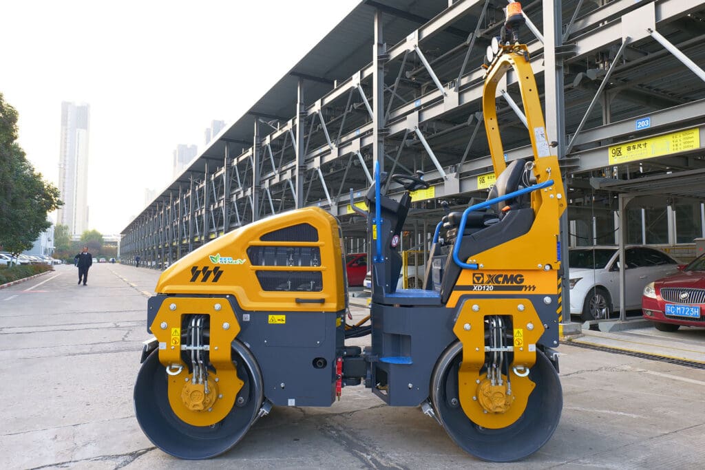 ロングタイム　ガスメーター ポロパン用　 レグレータ Longtime XD01 XCMG XD120 Dual Drum Roller: 73.2 HP Kubota, 22,480 lbs Compaction