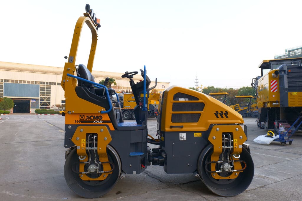 XCMG XD120 Dual Drum Roller: 73.2 HP Kubota, 22,480 lbs Compaction